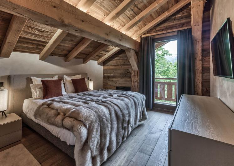 Image of Chalet Red Fox