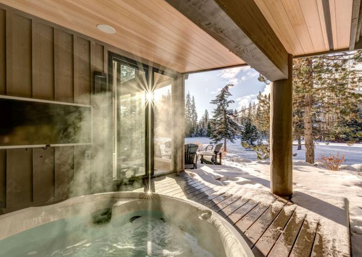 Image of Stellar Jay Chalet