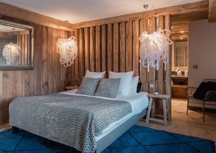 Image of Chalet Face