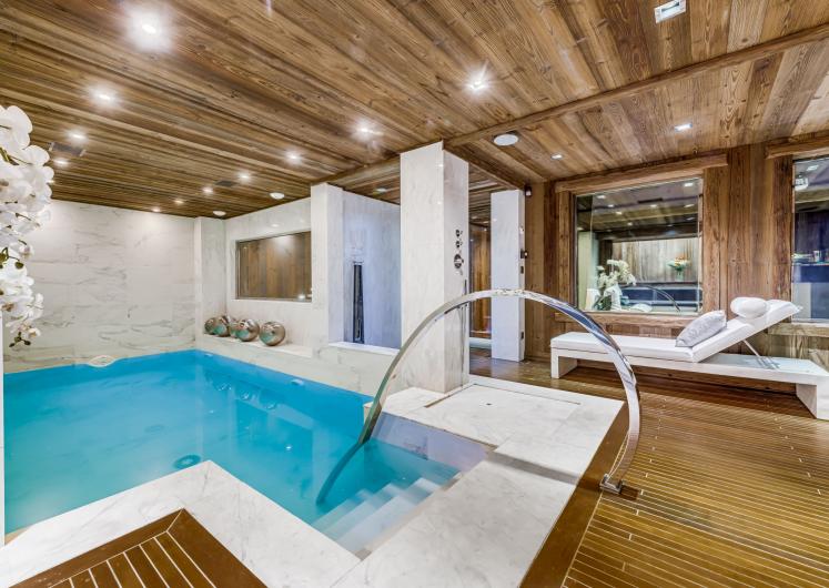 Image of Chalet Carat