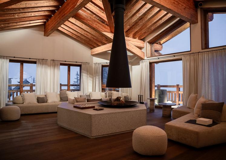 Image of Chalet Moon 1850