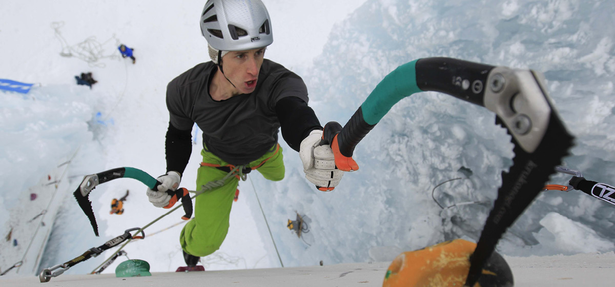 Ice Climbing. Oxygene