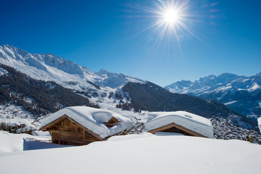 luxury chalets with views Verbier, luxury chalets with views, snowcape, mountain view, snowy scenes Verbier, best views in Verbier 