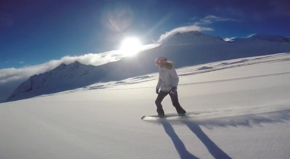 cassie-cava-snowboarding