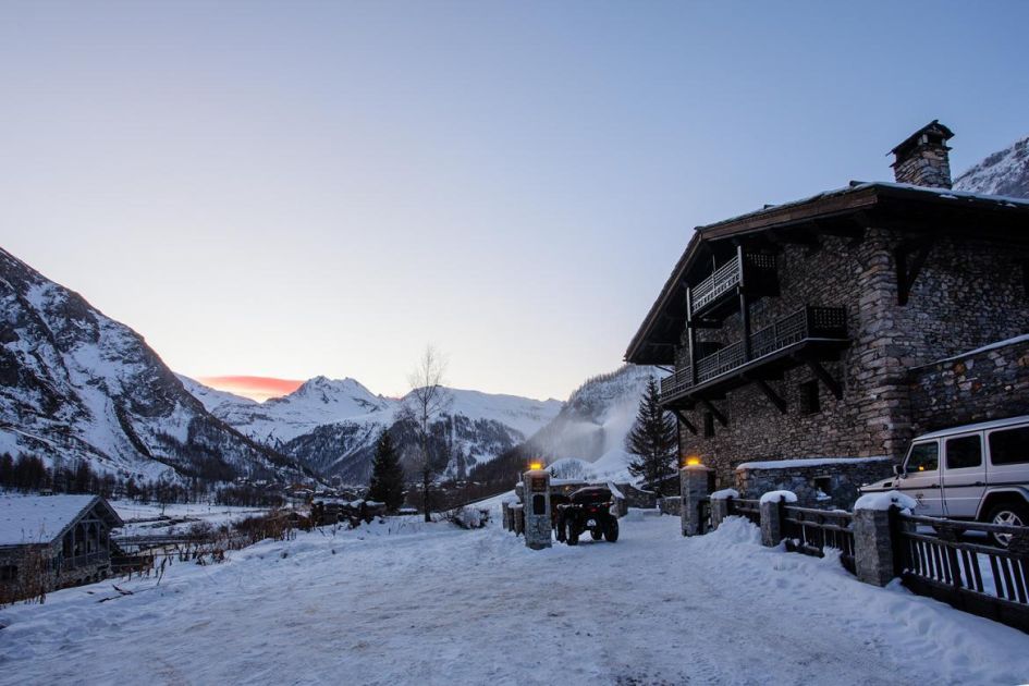 early bird ski holiday Val d'Isere, book early ski holiday, luxury ski chalet Val d'Isere