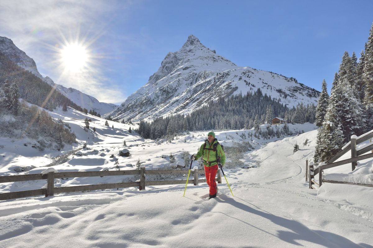 hiking in St Anton, St Anton winter hiking, snowshoeing in St Anton, St Anton snowshoeing 