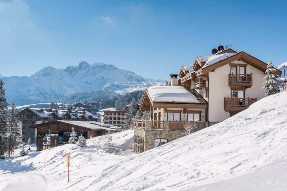 ski in ski out chalet in Coruchevel 1850, ski in ski out luxury chalet in courchevel, courchevel ski in ski out chalet, luxury ski holiday Courchevel 1850