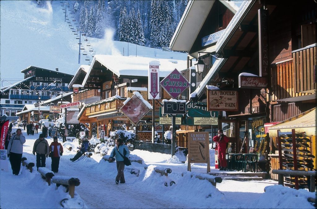 Morzine town, Morzine centre, shops in Morzine, restaurants in Morzine, bars in Morzine