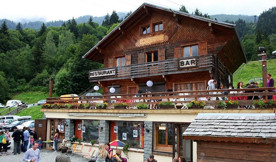 Kitsch Inn, Les Houches, Chamonix - Chamonet Apres in Les Houches - Kitsch Inn
