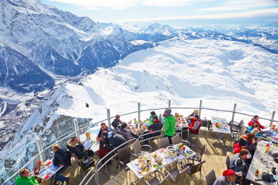 Top reasons to convince your non-skier friends to want to go on a ski holiday