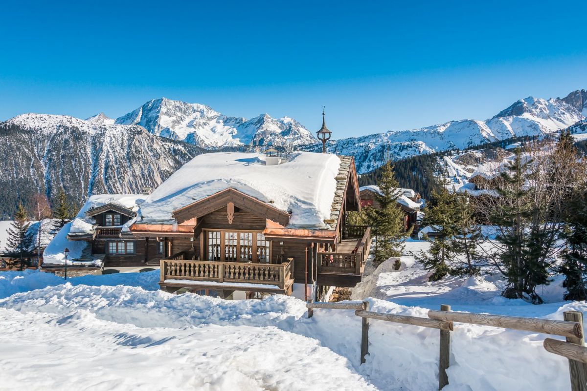 ski in ski out chalet in Courchevel 1850, luxury catered ski chalet in Courchevel 1850, catered chalet Courchevel 1850
