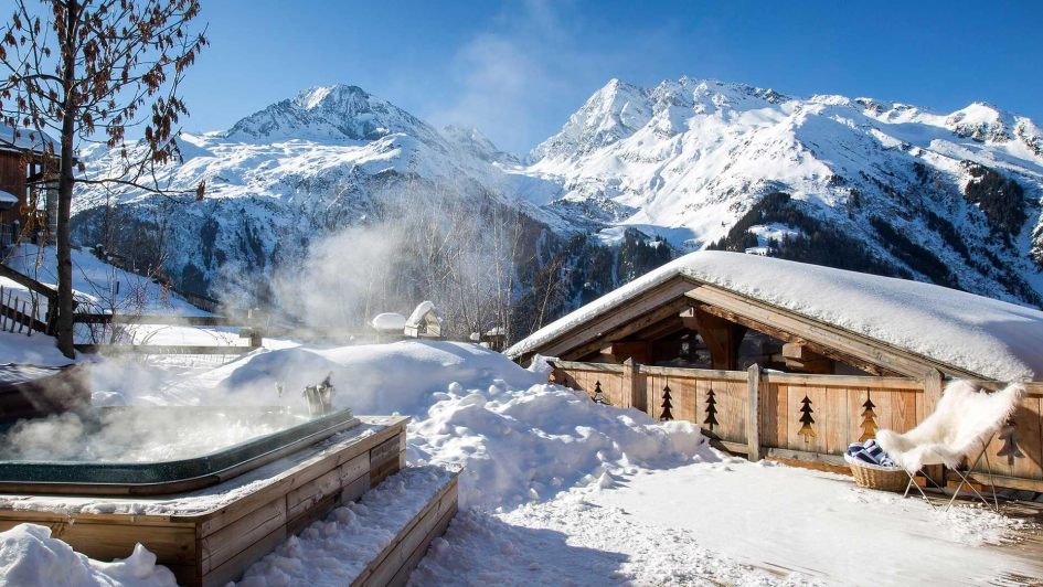 luxury chalet in Saint Foy perfectly positioned for an off piste ski holiday