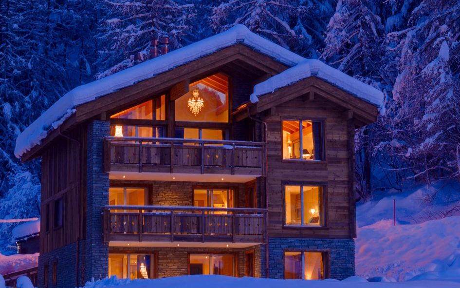 luxury ski chalet, advanced skiers, advanced ski resorts