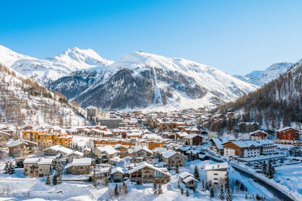 Val d'Isere, Val d'Isere luxury ski holiday, luxury ski holidays in Val d'Isere, luxury ski resort, luxury ski resorts in France, luxury ski chalet holiday in Val d'Isere, luxury bed and breakfast chalet in Val d'Isere