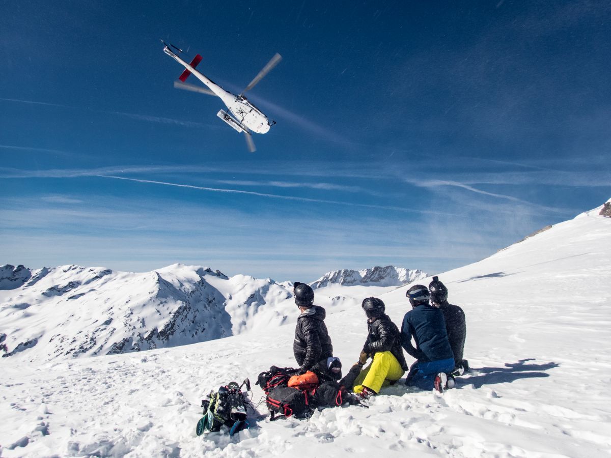 heli skiing in the Alps, heli skiing Sainte Foy, Luxury heli ski holiday