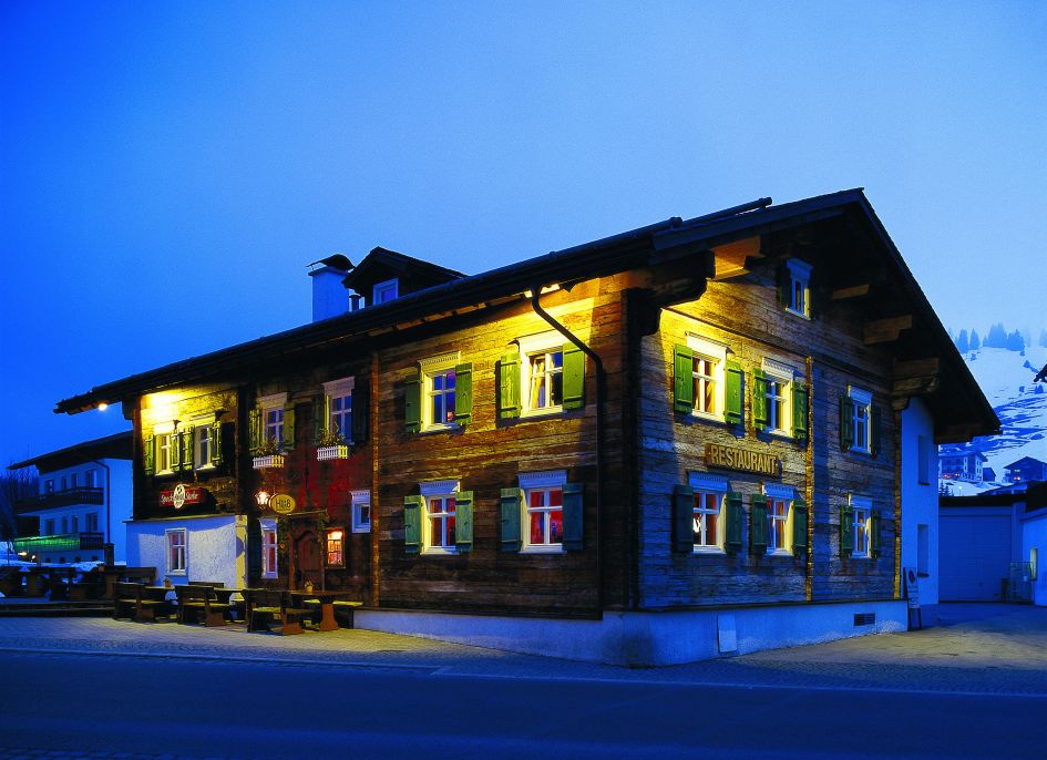 oldest restaurant in Lech, evening in Lech, Hus Nr 8, Lech