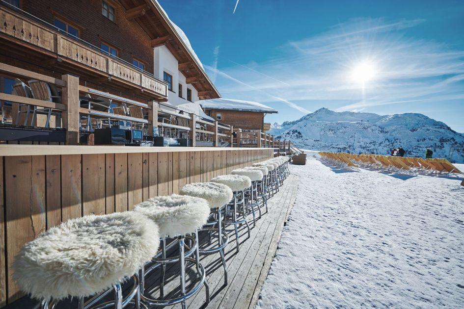mountain restaurant with a view in Lech, Mohnenfluh