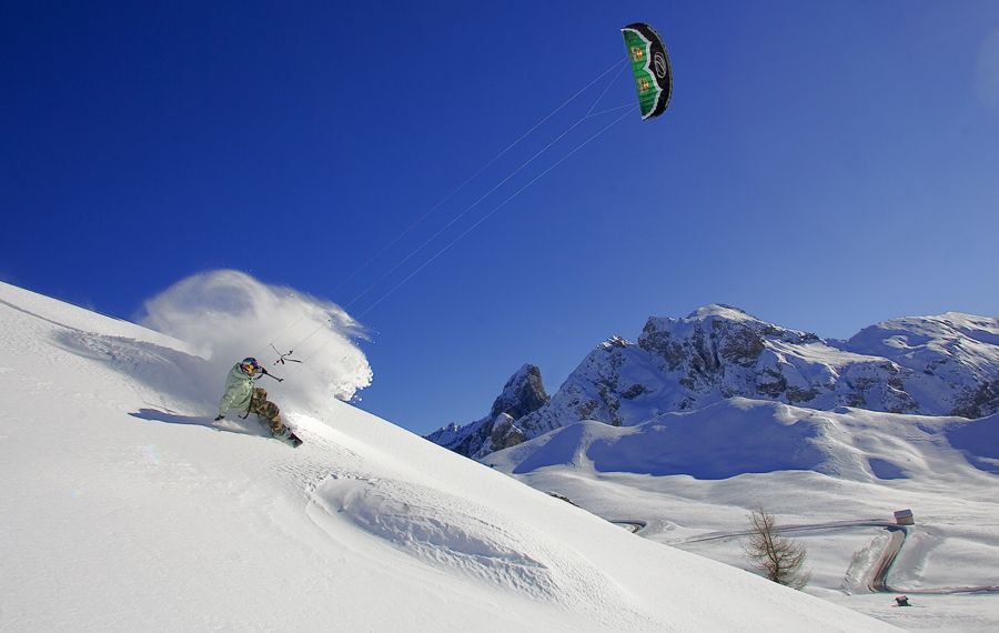 Snowkiting in Cortina, snow sports in Cortina
