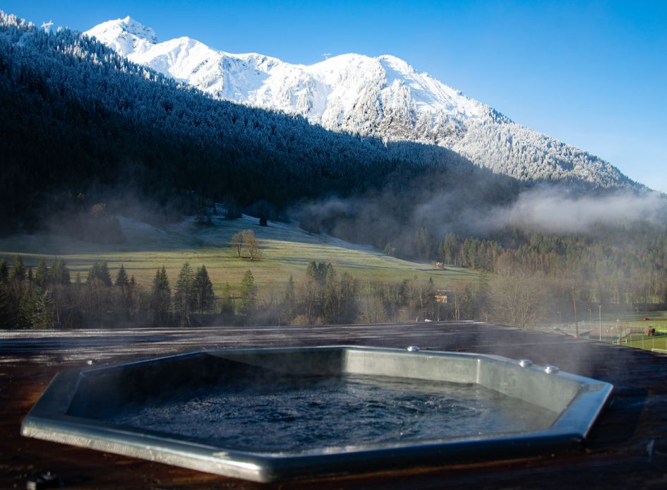 eco-friendly hot tub at Chalet Cannelle