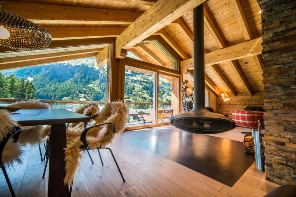High 7 Penthouse, Zermatt If you're looking for a luxury self-catered ski holiday in Zermatt with Matterhorn views, look no further than High 7 Penthouse.