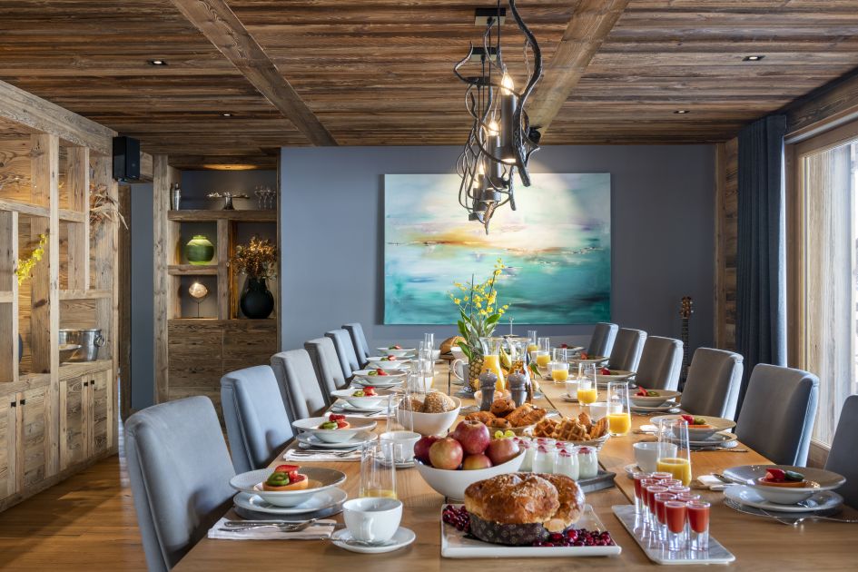 Chalet La Maison in Morzine. Chalet La Maison in Morzine. Luxury Christmas ski holiday. Christmas in the Alps