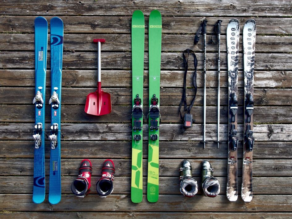 We can go out skiing with confidence when we come prepared with all the necessary equipment suitable for the correct terrain. 