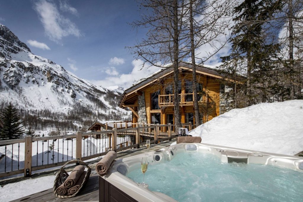 Luxury Chalet Discounts in January. Chalet Machapuchare, Val d'Isere Luxury chalet deals and discounts in January.