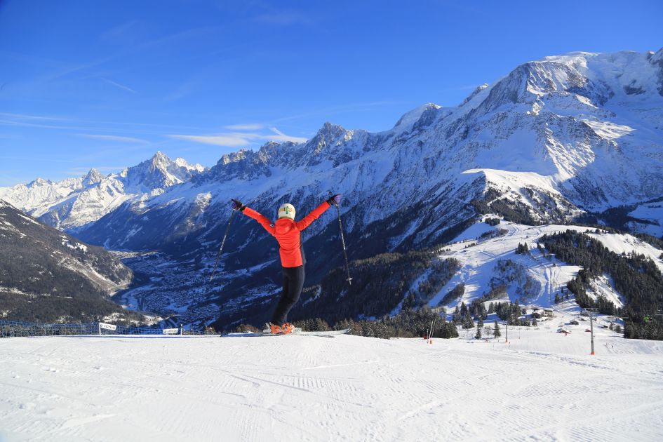 chamonix ski tourist