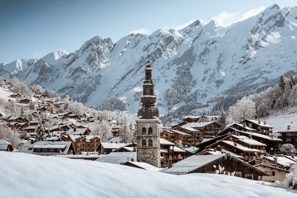 Resort Guide for a luxury ski holiday in La Clusaz. Featuring a charming village centre and beautiful mountain views, it's no wonder why a luxury ski holiday in La Clusaz is one of our favourites!