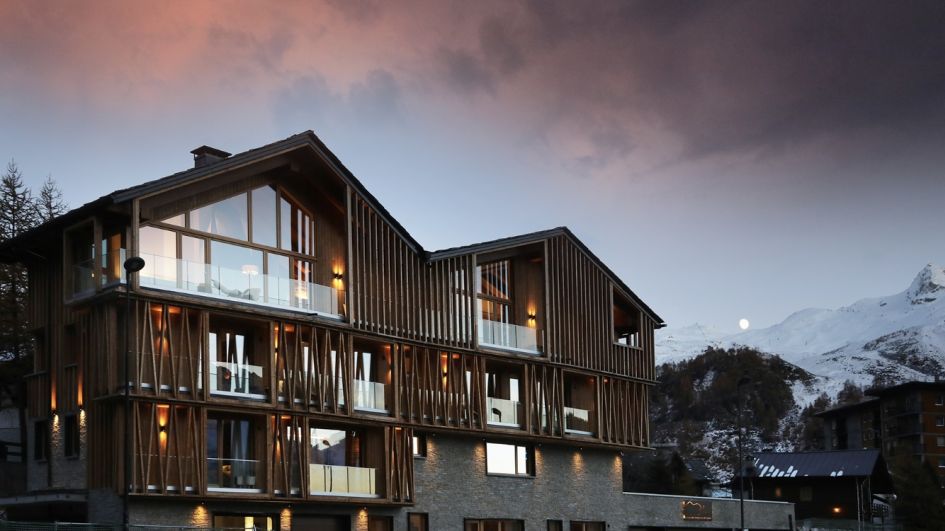 The exterior of the sustainably built, luxurious Chalet Blanc in Cervinia.