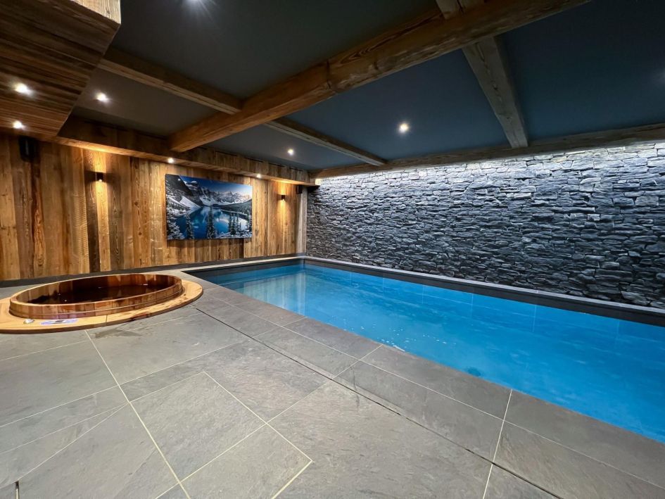 Chalet Nanook is one of our luxury self catered chalets with a swimming pool and hot tub, as well as a selection of other wellness facilities - perfect after a day of skiing in St Martin de Belleville!