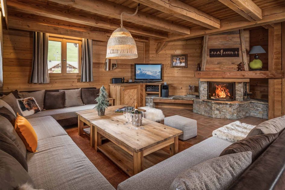 Chalet La Chapelle, a ski in ski out chalet to the beginner's area of Alpe d'Huez.