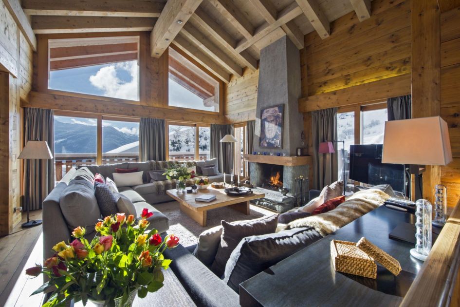 Chalet Pierre Avoi is a beautiful Verbier ski chalet inside and out. Its main living area boasts high ceilings, homely interiors and fascinating views, whilst outdoors, the terrace can be kitted out to create your own après-ski vibe!