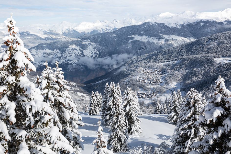 Méribel Village lies in a snowy valley within the Three Valleys ski area. Despite having its own unique allure, the village is also in close proximity to Méribel's bustling resort centre, featuring further access to restaurants, shops, bars and nightlife options.