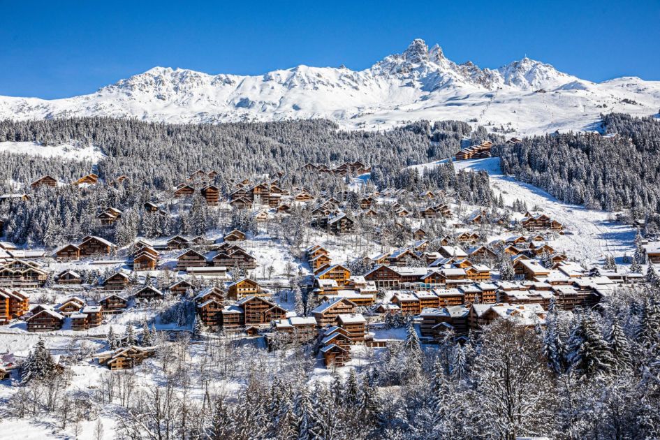 Credit: Méribel Tourisme - Sylvain Amoz Stunning view of Méribel's incredible alpine village.