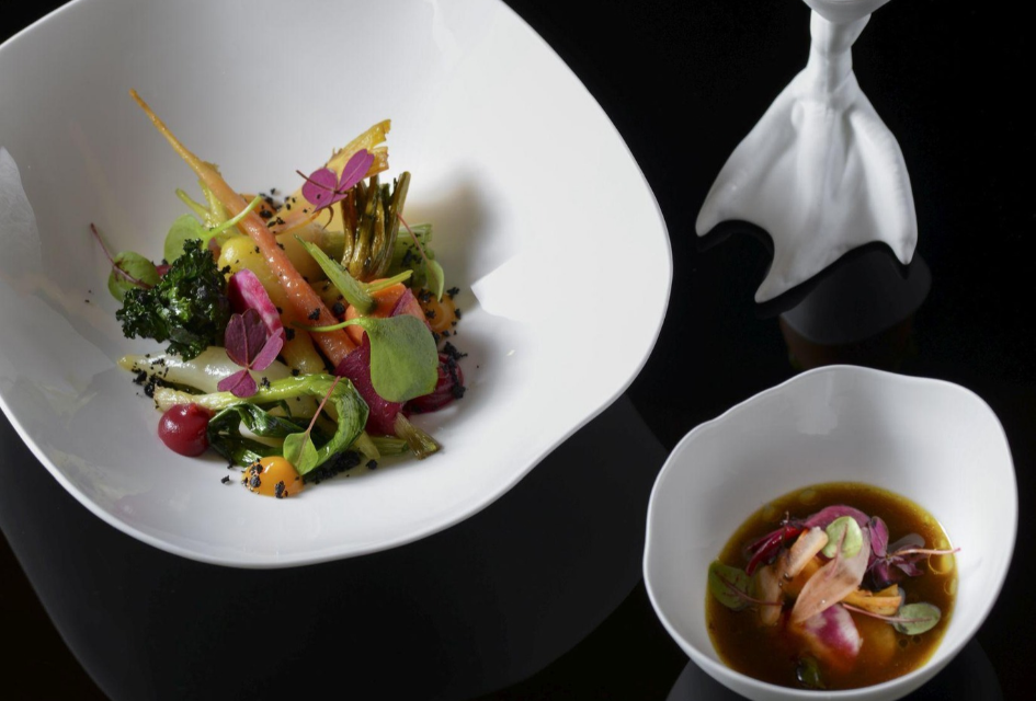 Hotel Le Kaila - Restaurant L'Ekrin Fine dining in Méribel with one of L'Ekrin's gourmet meals.